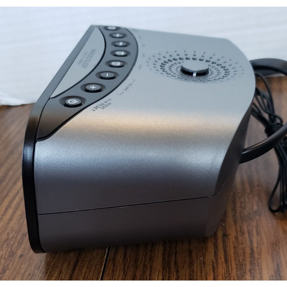 TIMEX AM/FM Dual Alarm Clock Radio T231Y Plays Music From Your Smart Phone - Picture 4 of 13